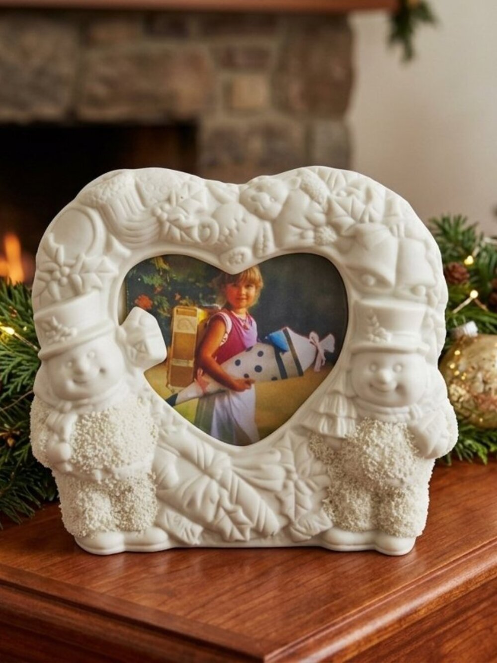 Vintage White Bisque Ceramic Heart-Shaped Snowman Photo Frame – Festive Tableto